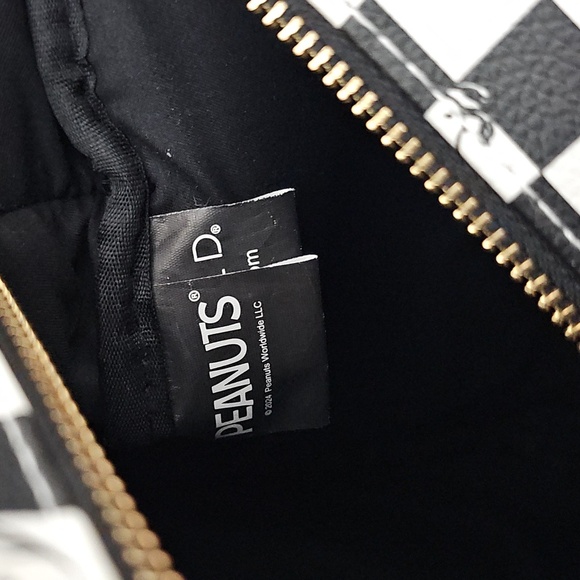 Peanuts "Snoopy" Mini Backpack - Picture 9 of 10